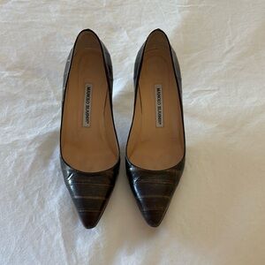 Manolo Blahnik size 37 brown snake skin.